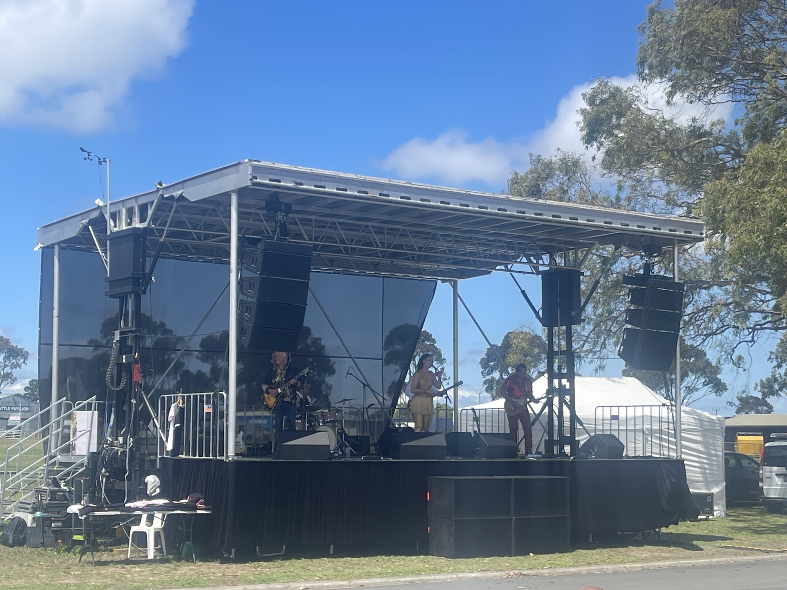 9m x 6.5m Trailer Stage - Image 2
